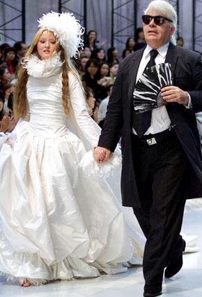 تعرّف إلى سبعة أسرار من يوميّات كارل لاغرفيلد